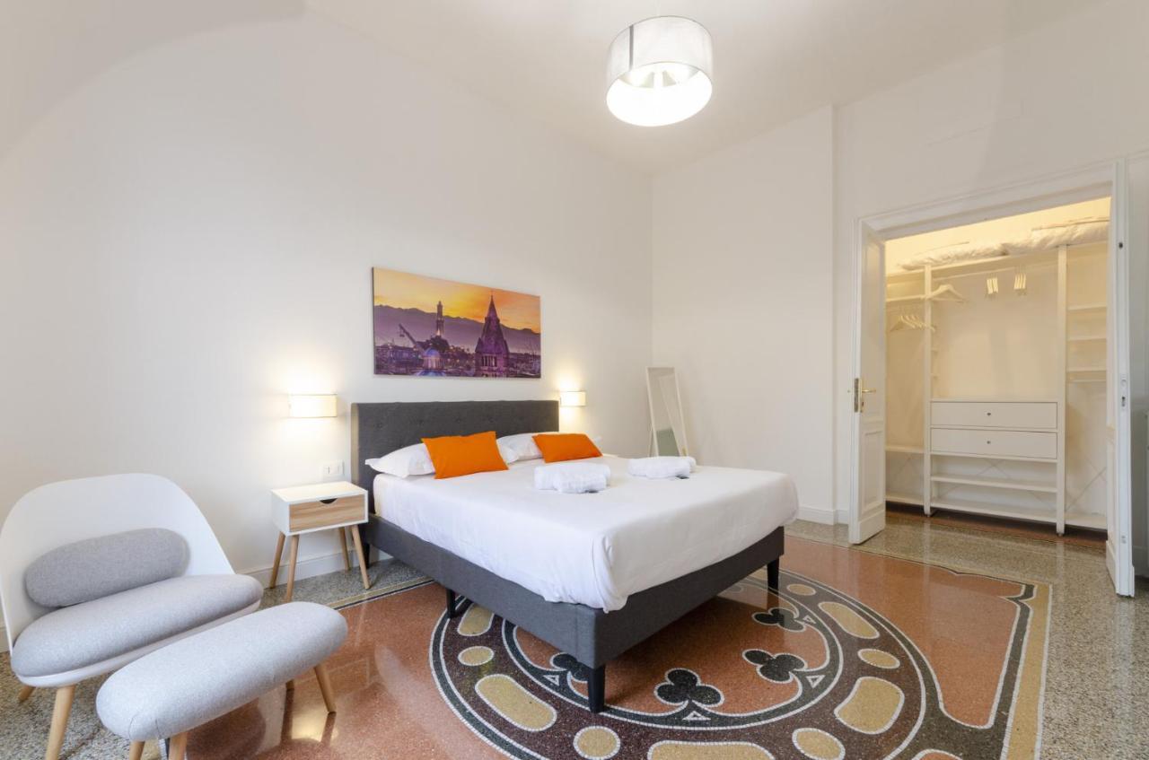 Joivy Elegant 1-Bedroom Flat Near Spianata Castelletto Genoa Bagian luar foto