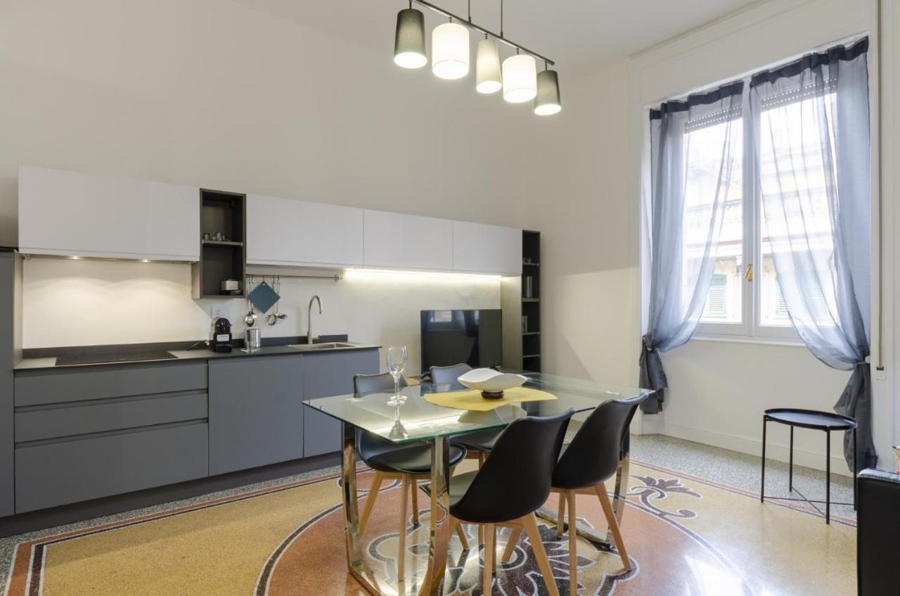 Joivy Elegant 1-Bedroom Flat Near Spianata Castelletto Genoa Bagian luar foto